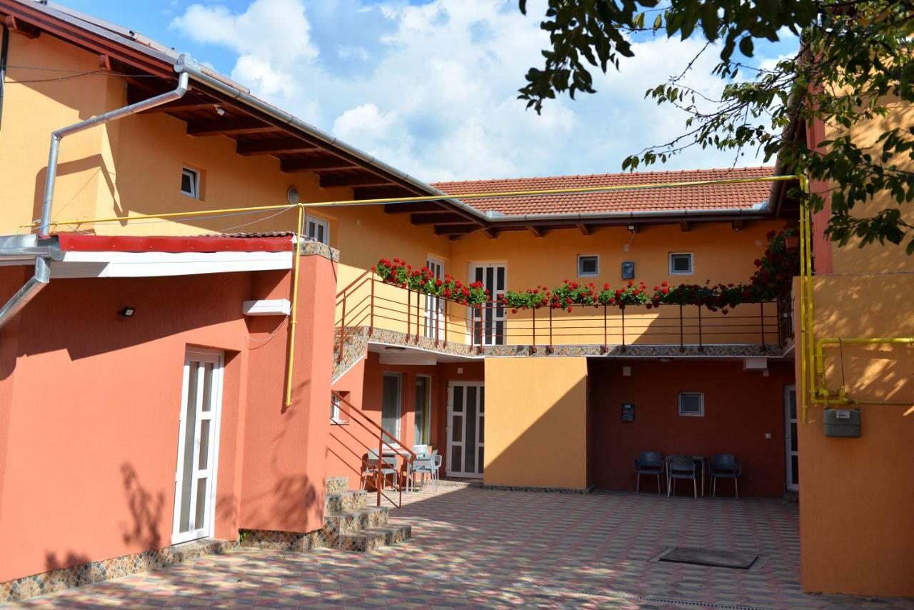 Hotel Casa Leucian Deva Zewnętrze zdjęcie
